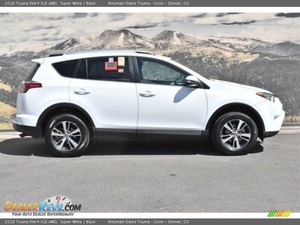 2018 Toyota RAV4 XLE AWD Super White / Black Photo #2