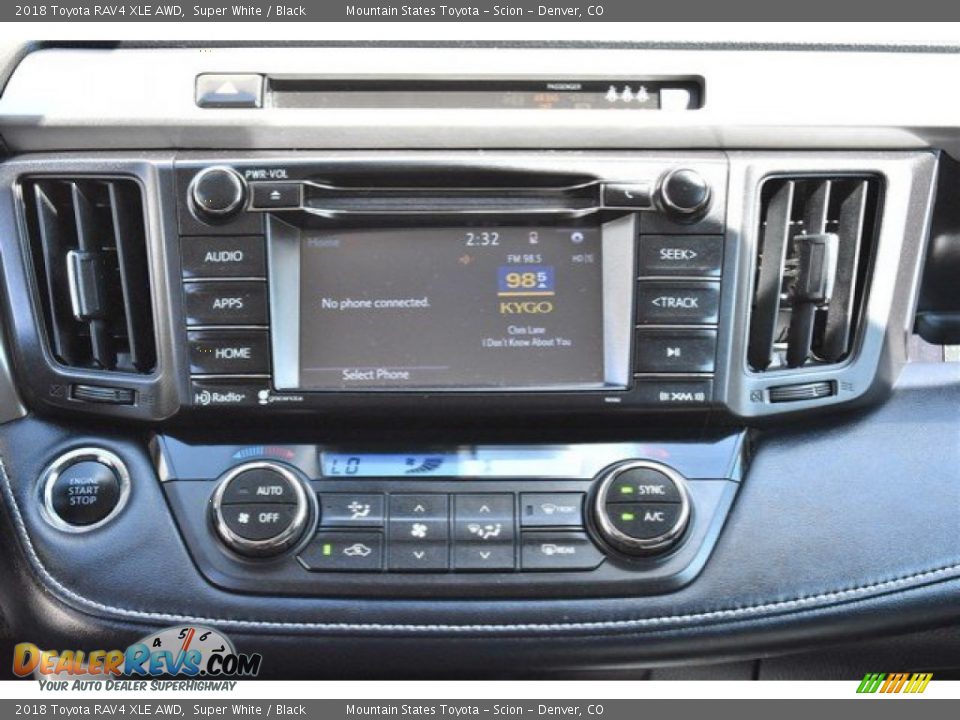2018 Toyota RAV4 XLE AWD Super White / Black Photo #15
