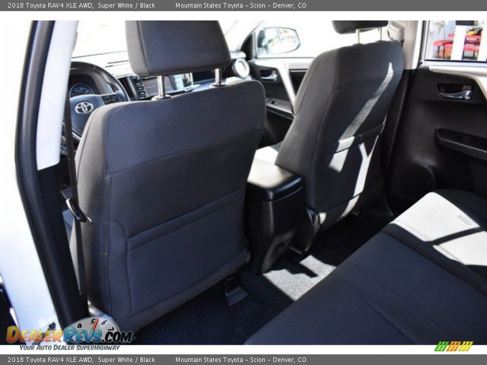 2018 Toyota RAV4 XLE AWD Super White / Black Photo #20