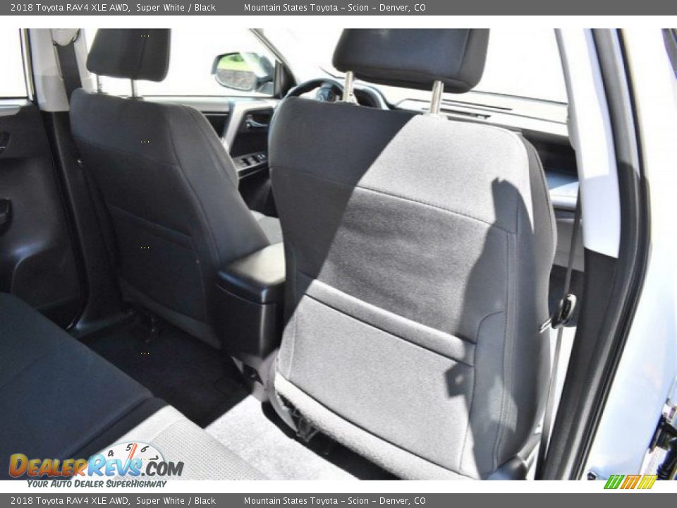 2018 Toyota RAV4 XLE AWD Super White / Black Photo #21