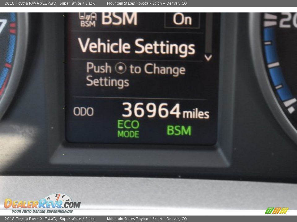 2018 Toyota RAV4 XLE AWD Super White / Black Photo #30