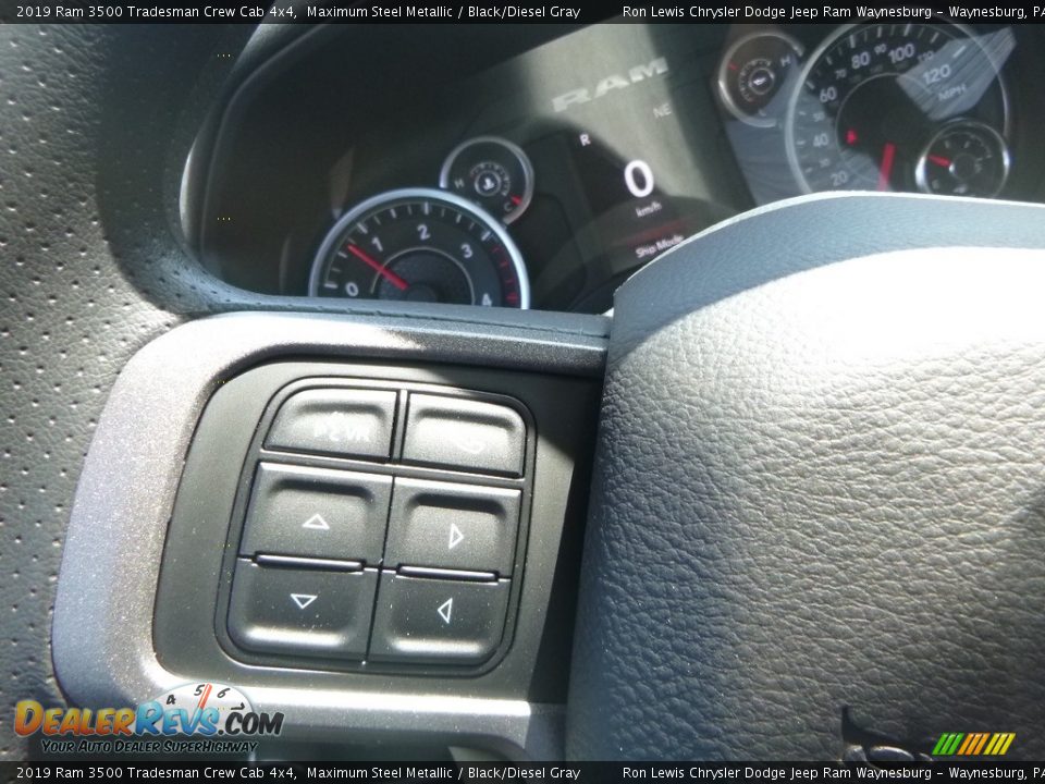 2019 Ram 3500 Tradesman Crew Cab 4x4 Maximum Steel Metallic / Black/Diesel Gray Photo #18