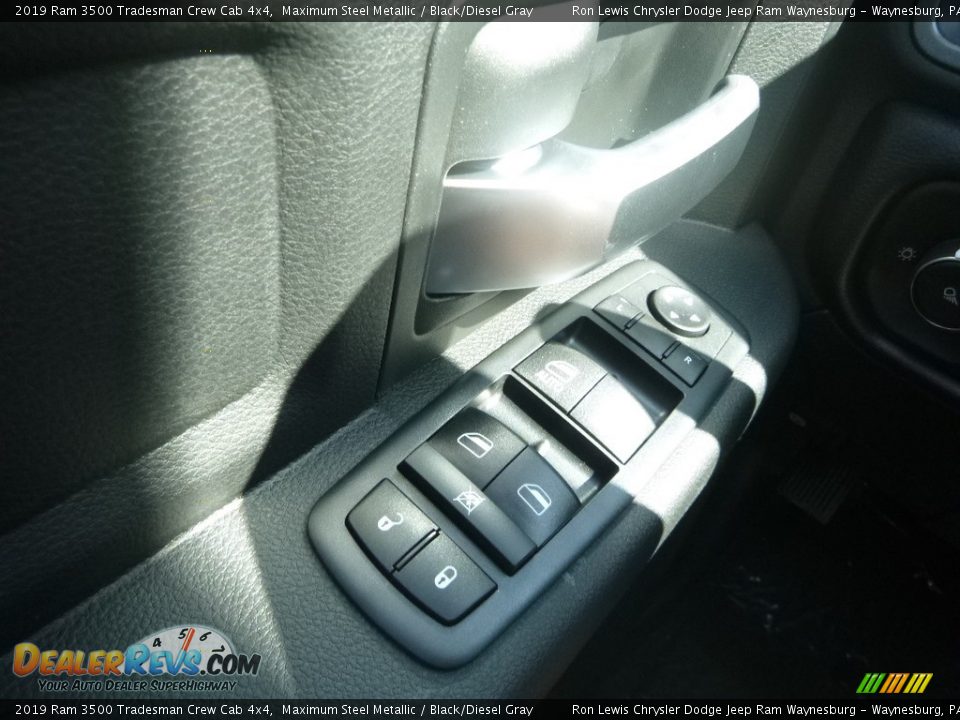 2019 Ram 3500 Tradesman Crew Cab 4x4 Maximum Steel Metallic / Black/Diesel Gray Photo #20