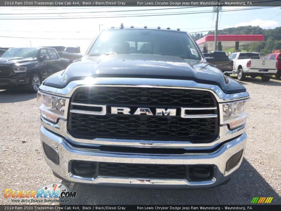 2019 Ram 3500 Tradesman Crew Cab 4x4 Black / Black/Diesel Gray Photo #8