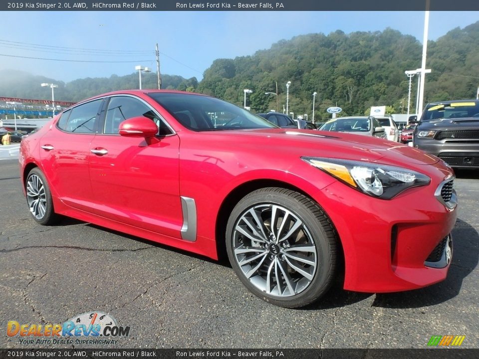 Front 3/4 View of 2019 Kia Stinger 2.0L AWD Photo #10