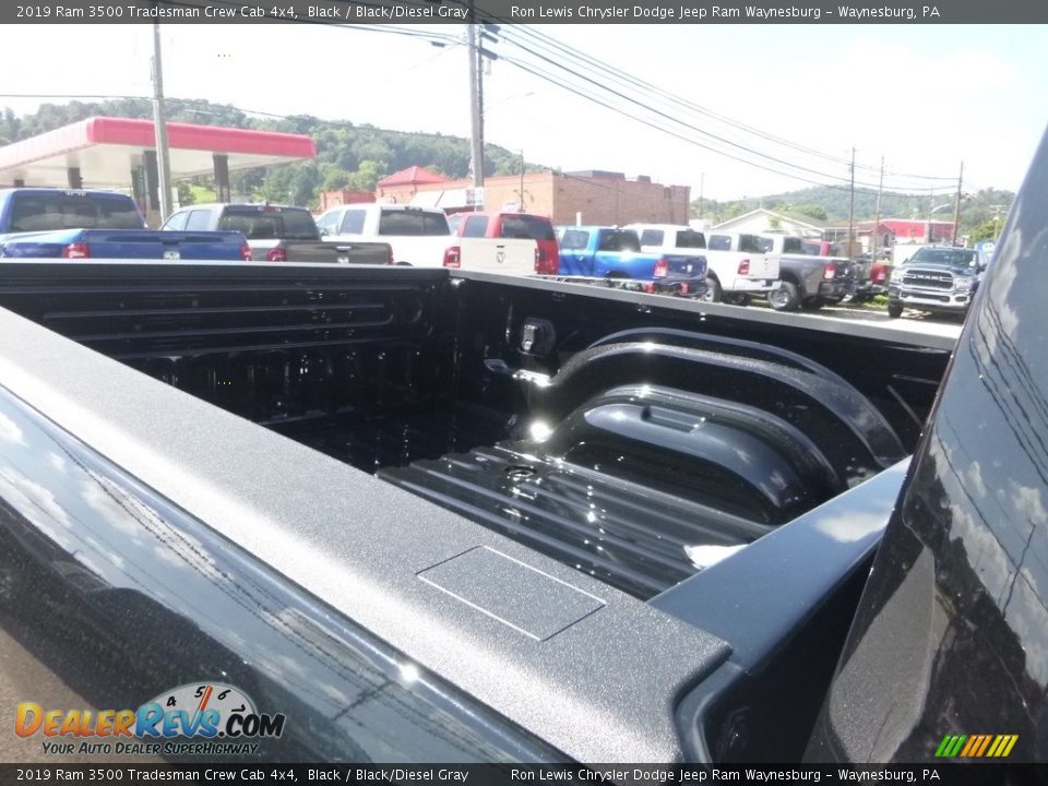 2019 Ram 3500 Tradesman Crew Cab 4x4 Black / Black/Diesel Gray Photo #12