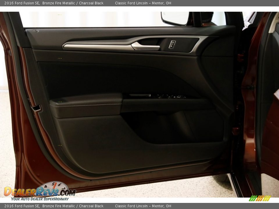 2016 Ford Fusion SE Bronze Fire Metallic / Charcoal Black Photo #5