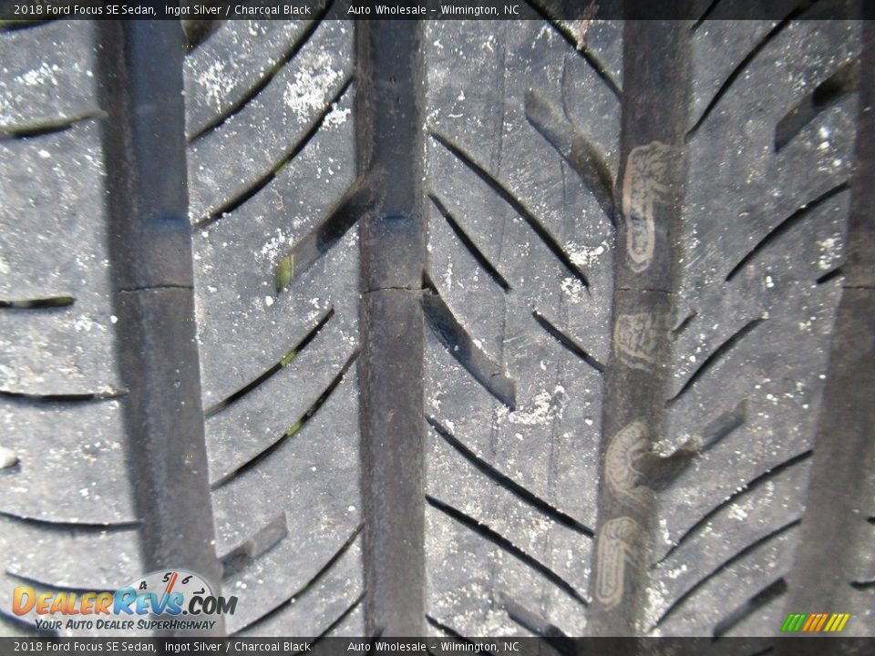 2018 Ford Focus SE Sedan Ingot Silver / Charcoal Black Photo #9