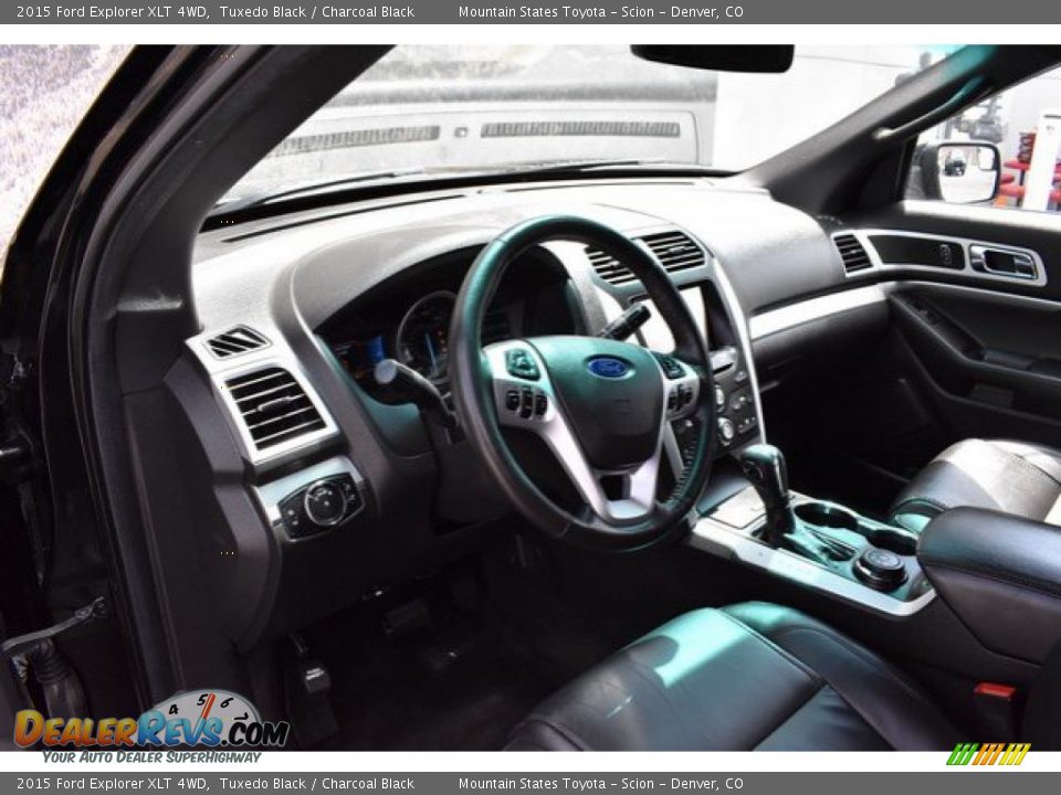 2015 Ford Explorer XLT 4WD Tuxedo Black / Charcoal Black Photo #10