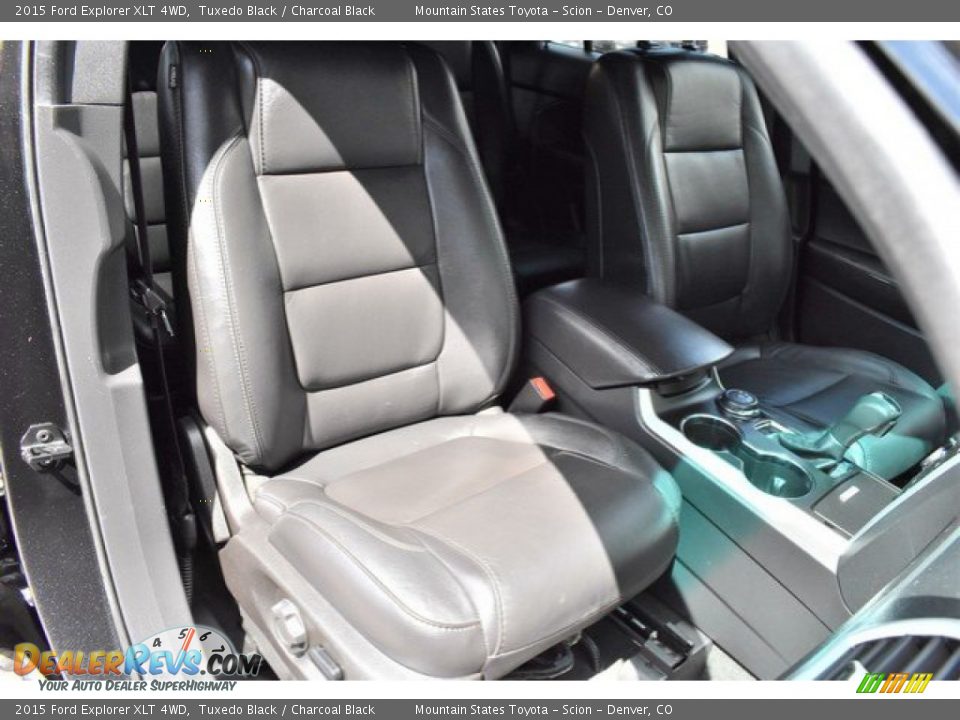 2015 Ford Explorer XLT 4WD Tuxedo Black / Charcoal Black Photo #18