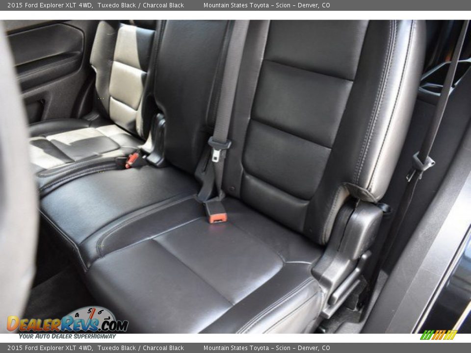 2015 Ford Explorer XLT 4WD Tuxedo Black / Charcoal Black Photo #21