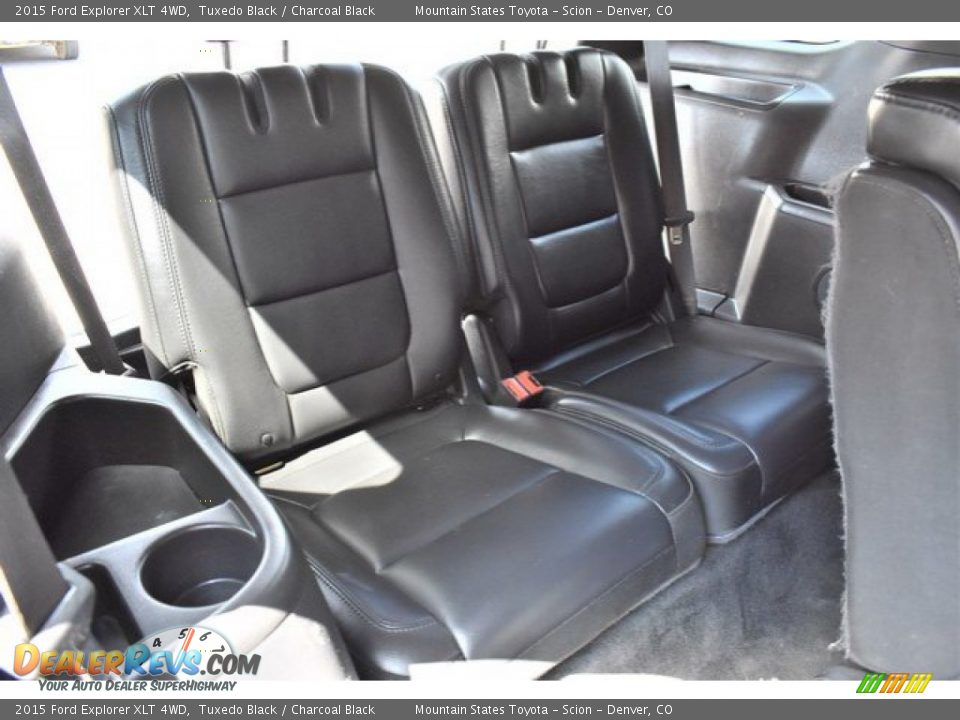 2015 Ford Explorer XLT 4WD Tuxedo Black / Charcoal Black Photo #23