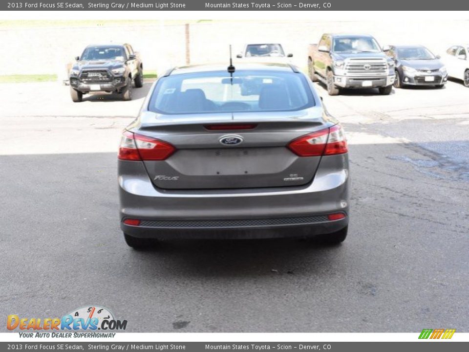 2013 Ford Focus SE Sedan Sterling Gray / Medium Light Stone Photo #5
