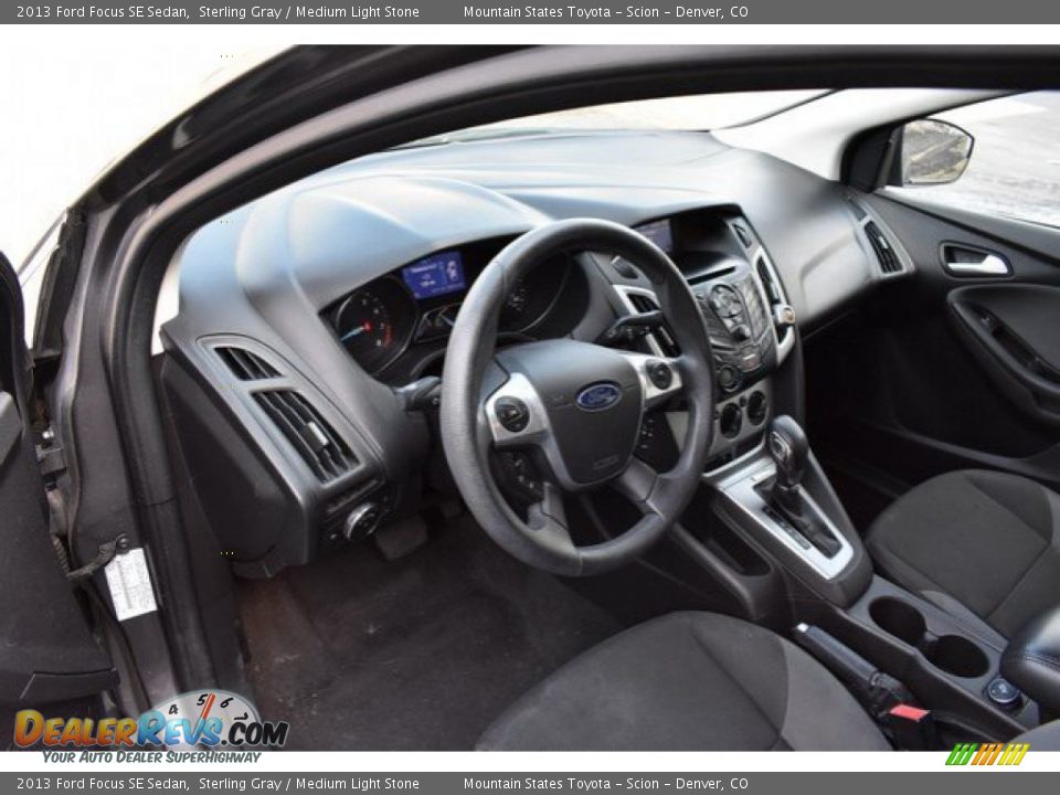 2013 Ford Focus SE Sedan Sterling Gray / Medium Light Stone Photo #10