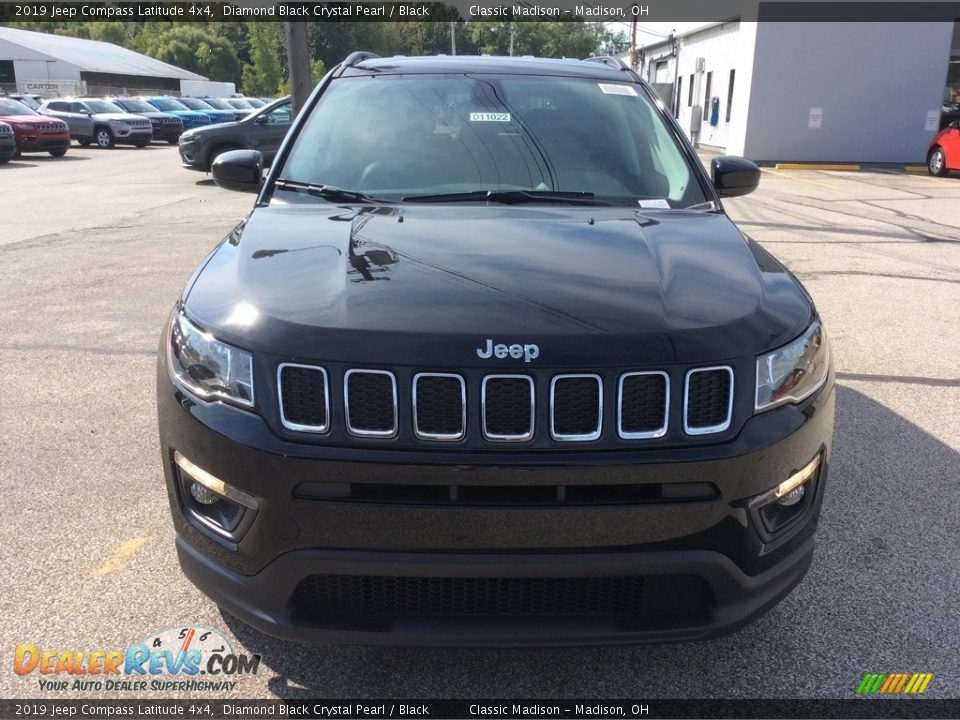 2019 Jeep Compass Latitude 4x4 Diamond Black Crystal Pearl / Black Photo #4