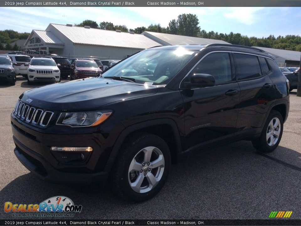 2019 Jeep Compass Latitude 4x4 Diamond Black Crystal Pearl / Black Photo #5