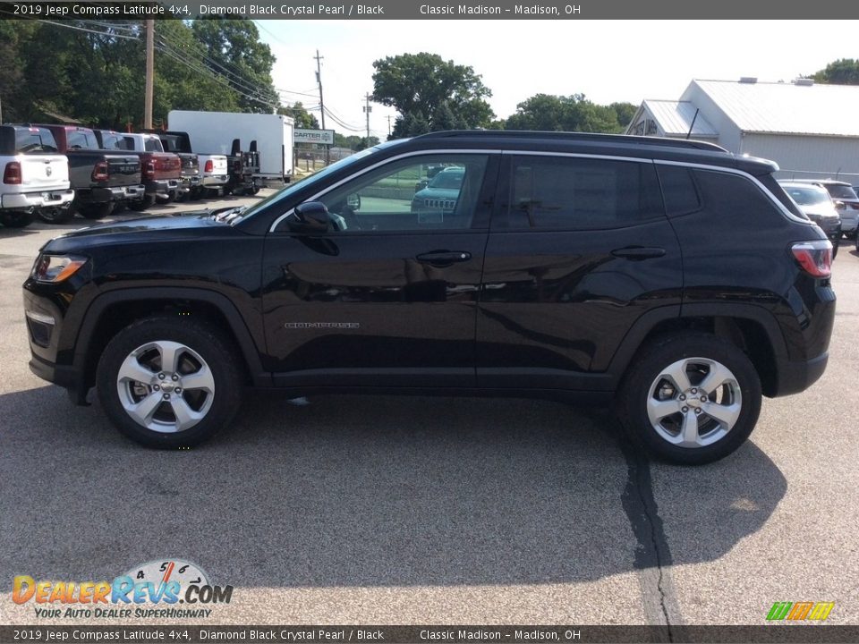 2019 Jeep Compass Latitude 4x4 Diamond Black Crystal Pearl / Black Photo #6
