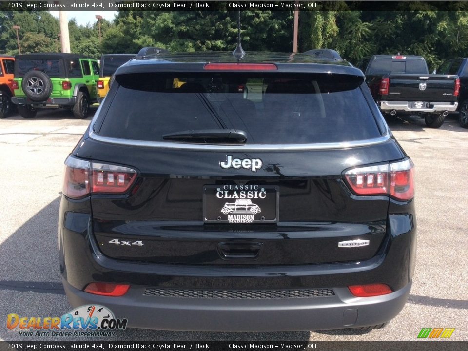 2019 Jeep Compass Latitude 4x4 Diamond Black Crystal Pearl / Black Photo #8