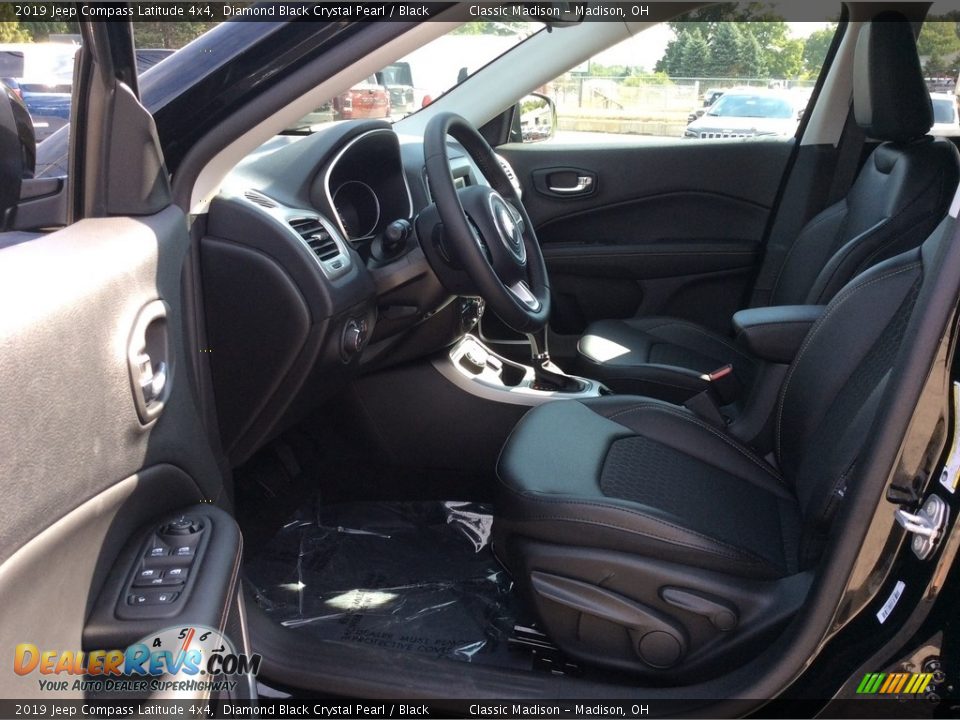 2019 Jeep Compass Latitude 4x4 Diamond Black Crystal Pearl / Black Photo #11