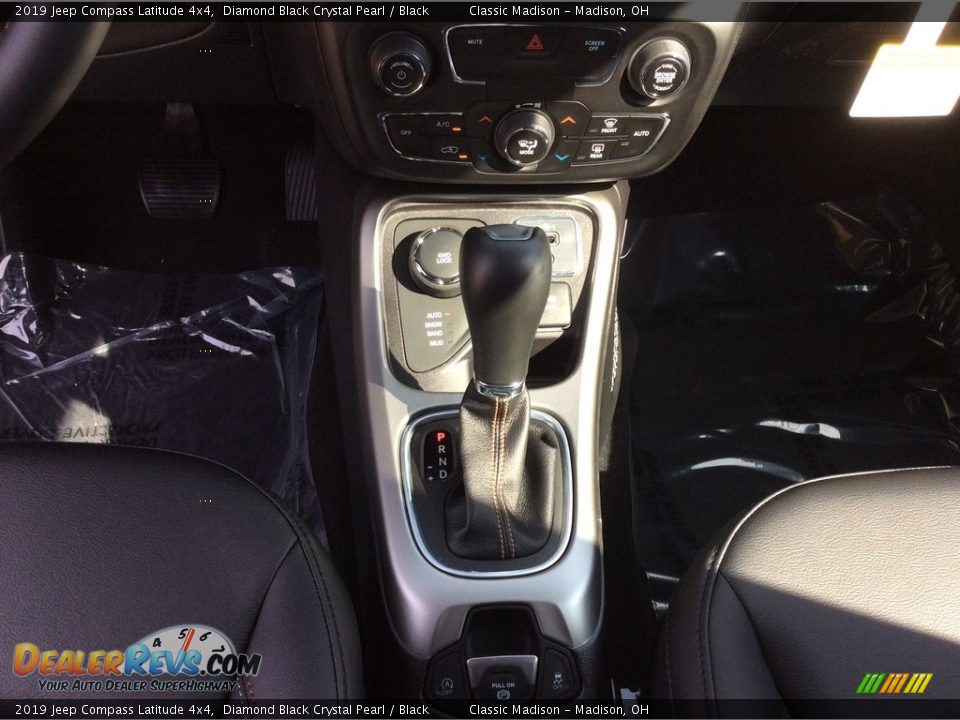 2019 Jeep Compass Latitude 4x4 Diamond Black Crystal Pearl / Black Photo #13