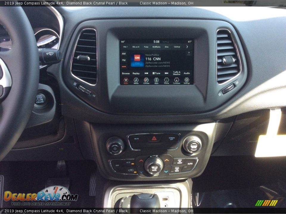 2019 Jeep Compass Latitude 4x4 Diamond Black Crystal Pearl / Black Photo #14