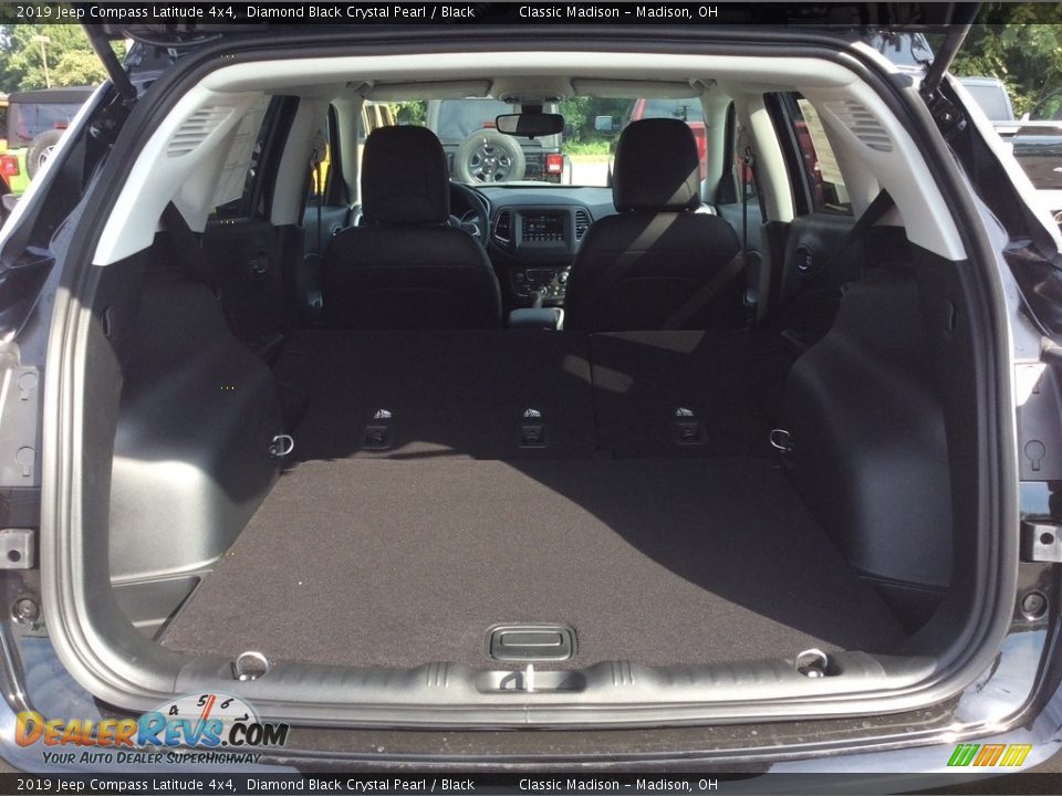 2019 Jeep Compass Latitude 4x4 Diamond Black Crystal Pearl / Black Photo #18