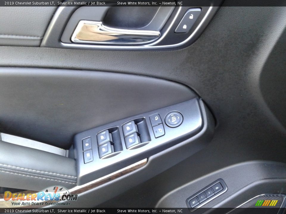 Controls of 2019 Chevrolet Suburban LT Photo #9