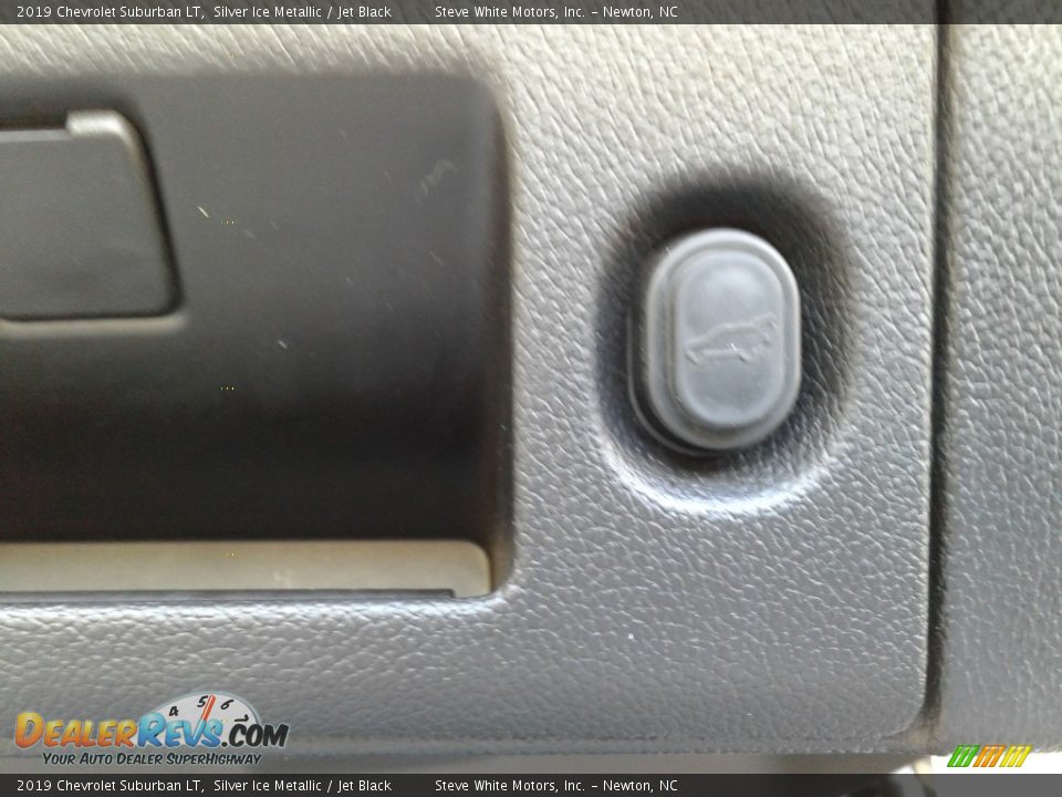 2019 Chevrolet Suburban LT Silver Ice Metallic / Jet Black Photo #15