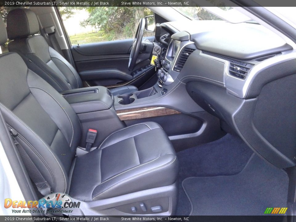Front Seat of 2019 Chevrolet Suburban LT Photo #19