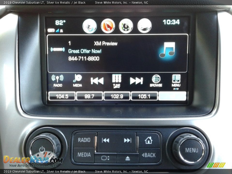 Controls of 2019 Chevrolet Suburban LT Photo #26
