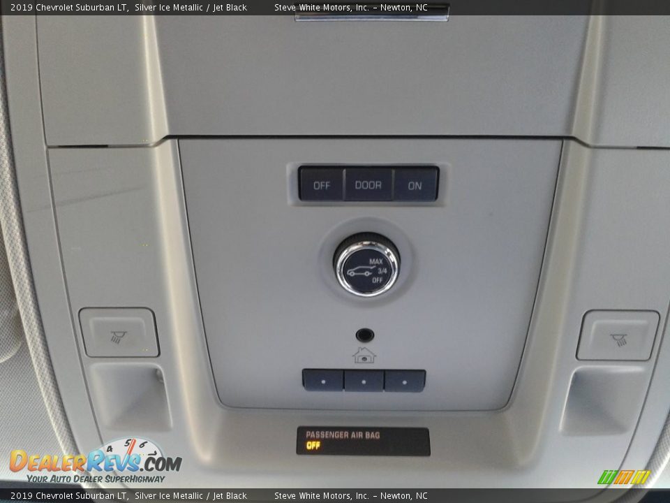2019 Chevrolet Suburban LT Silver Ice Metallic / Jet Black Photo #32