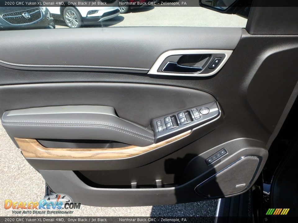 Door Panel of 2020 GMC Yukon XL Denali 4WD Photo #17