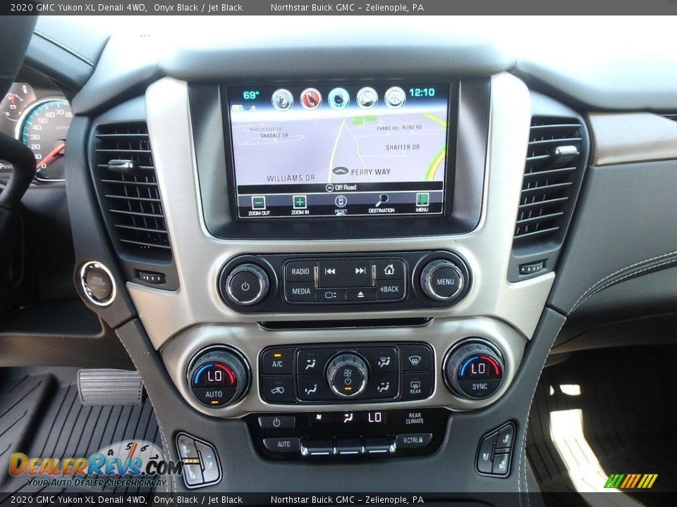 Controls of 2020 GMC Yukon XL Denali 4WD Photo #19