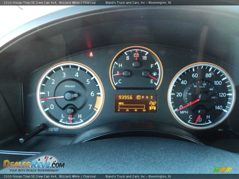 2010 Nissan Titan SE Crew Cab 4x4 Blizzard White / Charcoal Photo #11