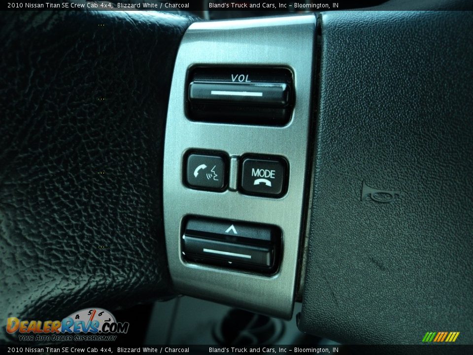 2010 Nissan Titan SE Crew Cab 4x4 Blizzard White / Charcoal Photo #13