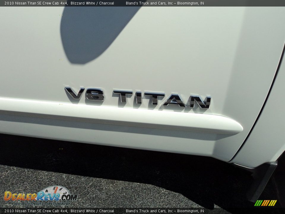 2010 Nissan Titan SE Crew Cab 4x4 Blizzard White / Charcoal Photo #24