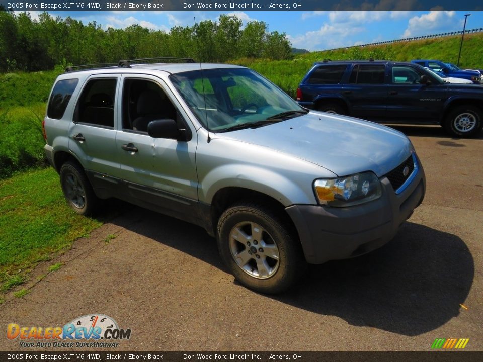 2005 Ford Escape XLT V6 4WD Black / Ebony Black Photo #2