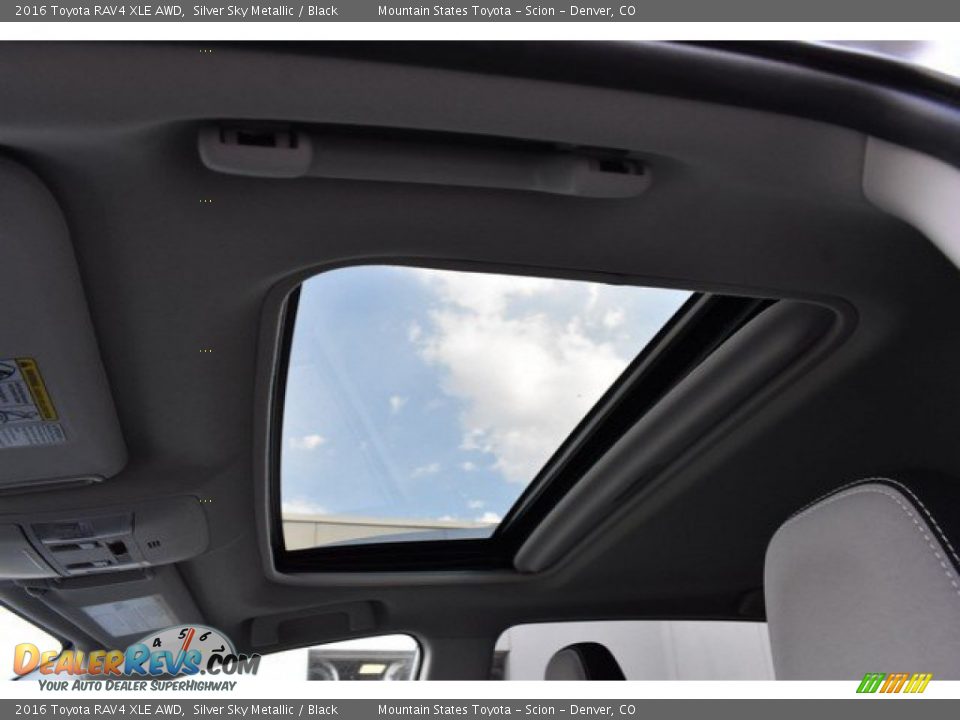 2016 Toyota RAV4 XLE AWD Silver Sky Metallic / Black Photo #10