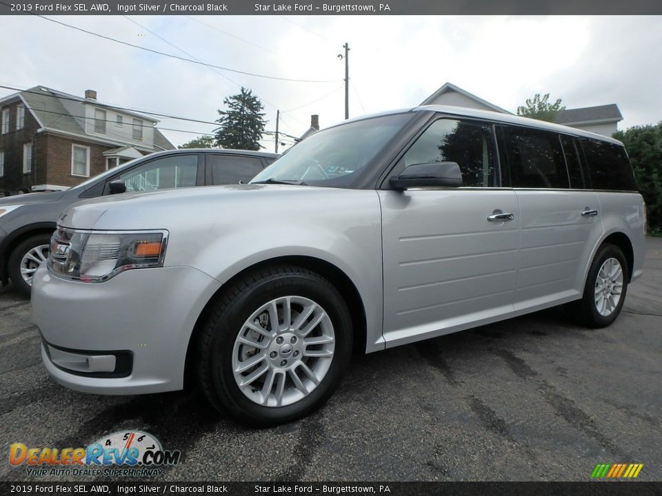 Front 3/4 View of 2019 Ford Flex SEL AWD Photo #1