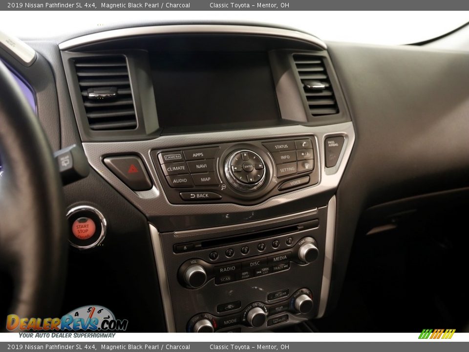 Controls of 2019 Nissan Pathfinder SL 4x4 Photo #9