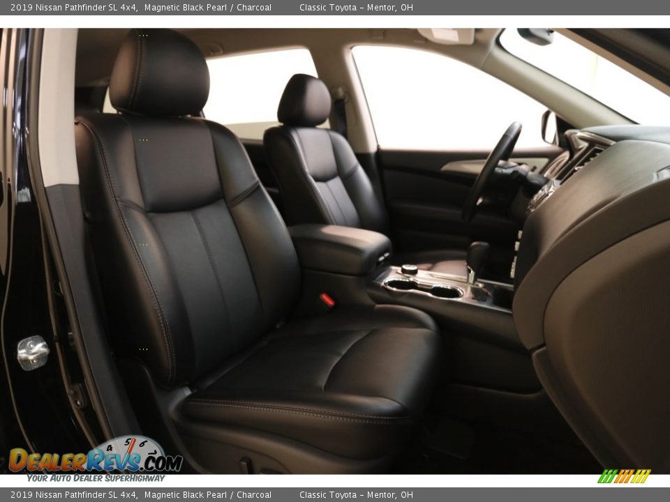 2019 Nissan Pathfinder SL 4x4 Magnetic Black Pearl / Charcoal Photo #23