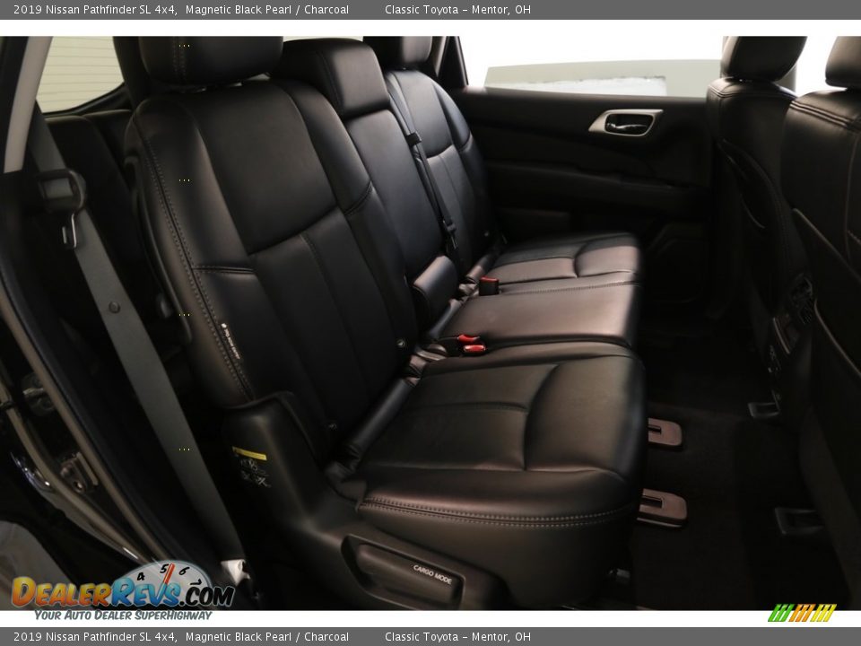 2019 Nissan Pathfinder SL 4x4 Magnetic Black Pearl / Charcoal Photo #24