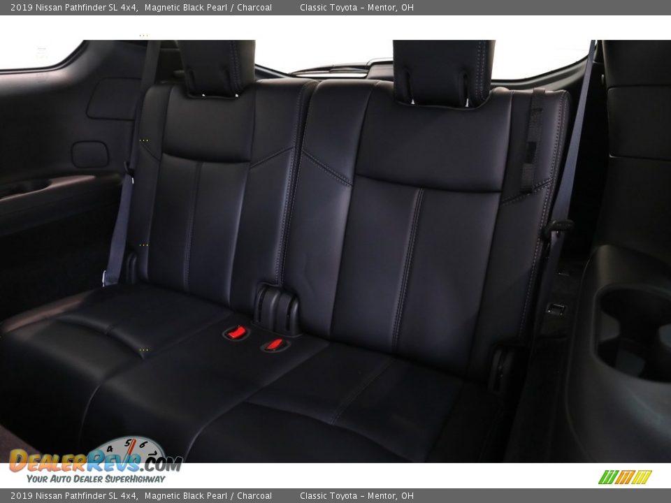 2019 Nissan Pathfinder SL 4x4 Magnetic Black Pearl / Charcoal Photo #26