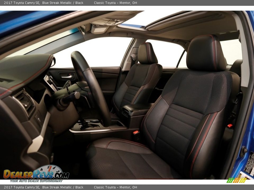 2017 Toyota Camry SE Blue Streak Metallic / Black Photo #5
