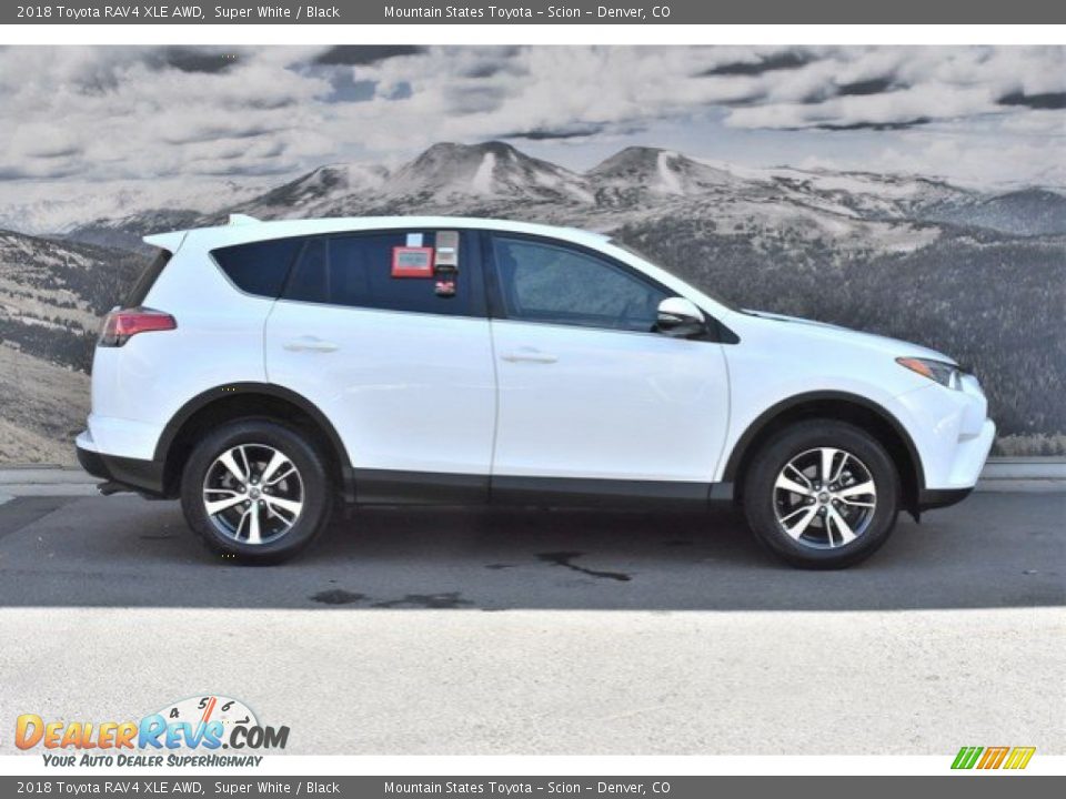 2018 Toyota RAV4 XLE AWD Super White / Black Photo #2