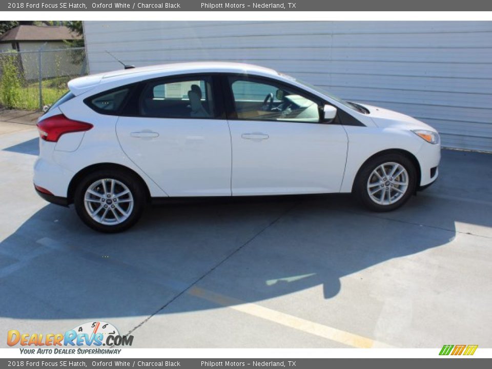 2018 Ford Focus SE Hatch Oxford White / Charcoal Black Photo #10