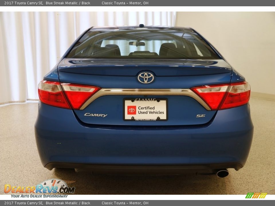 2017 Toyota Camry SE Blue Streak Metallic / Black Photo #18