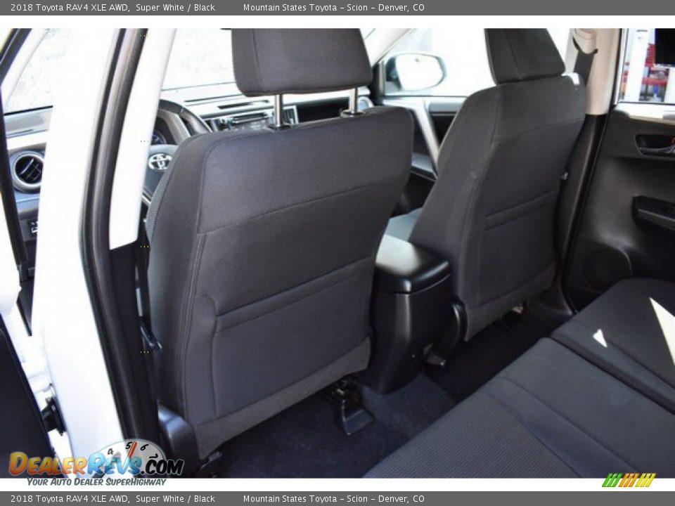2018 Toyota RAV4 XLE AWD Super White / Black Photo #20
