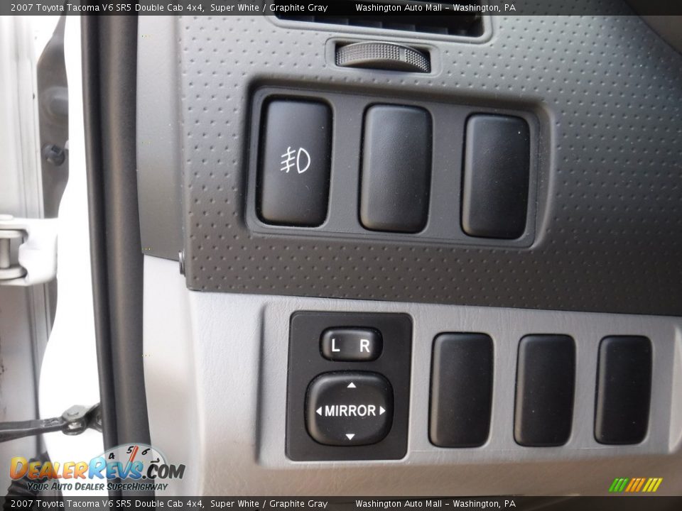 2007 Toyota Tacoma V6 SR5 Double Cab 4x4 Super White / Graphite Gray Photo #17