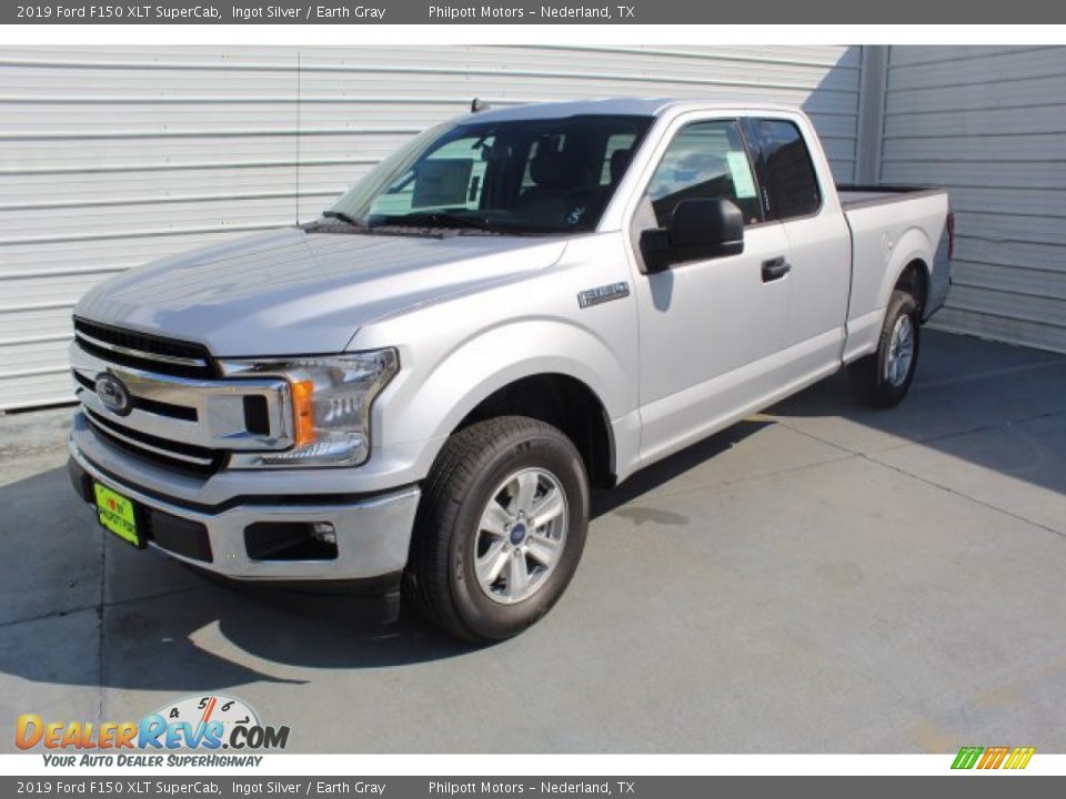 Front 3/4 View of 2019 Ford F150 XLT SuperCab Photo #4